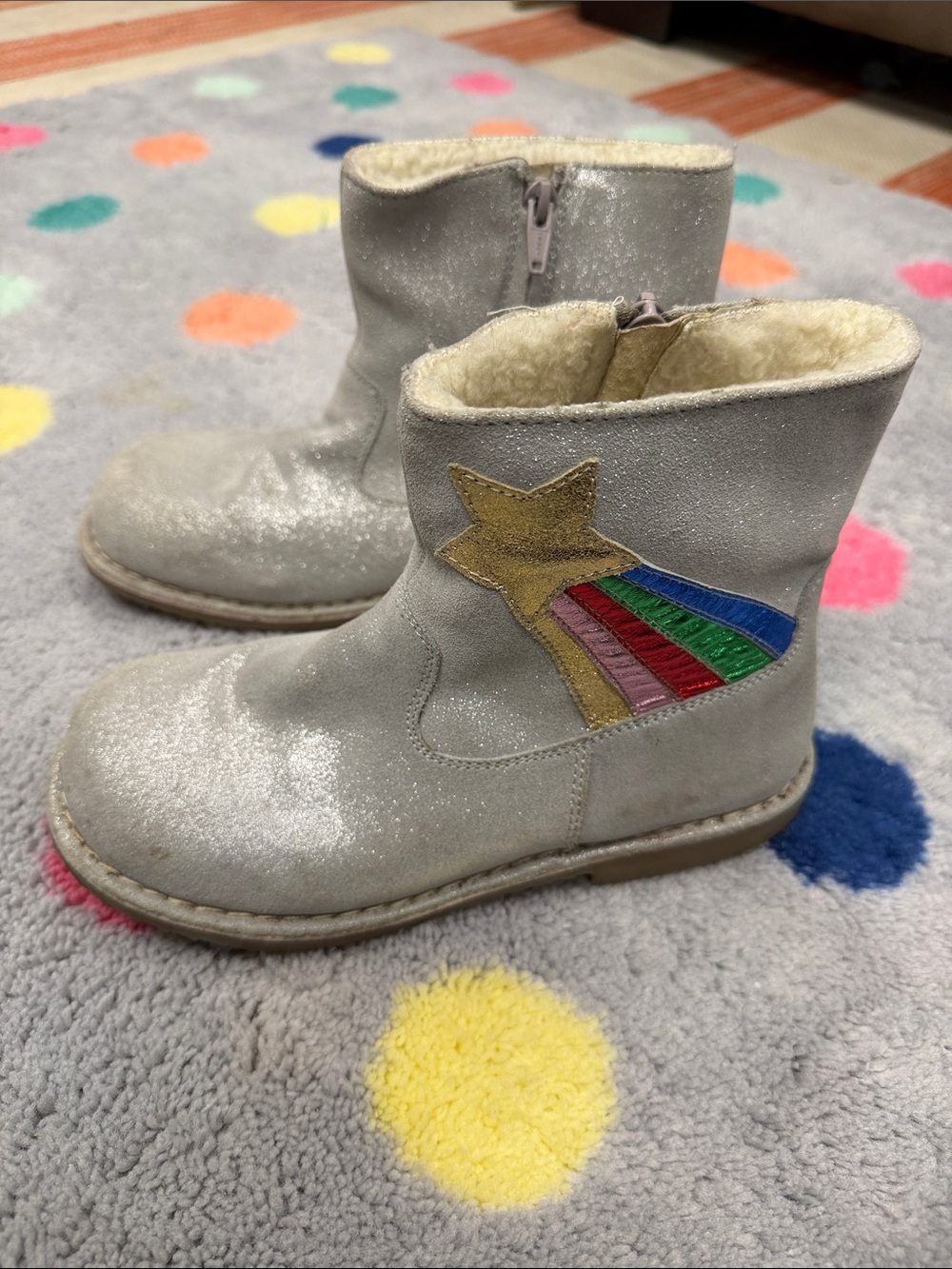 Mini Boden Silver Glitter Boots with Rainbow Star Accent Girls size 3 - EU34